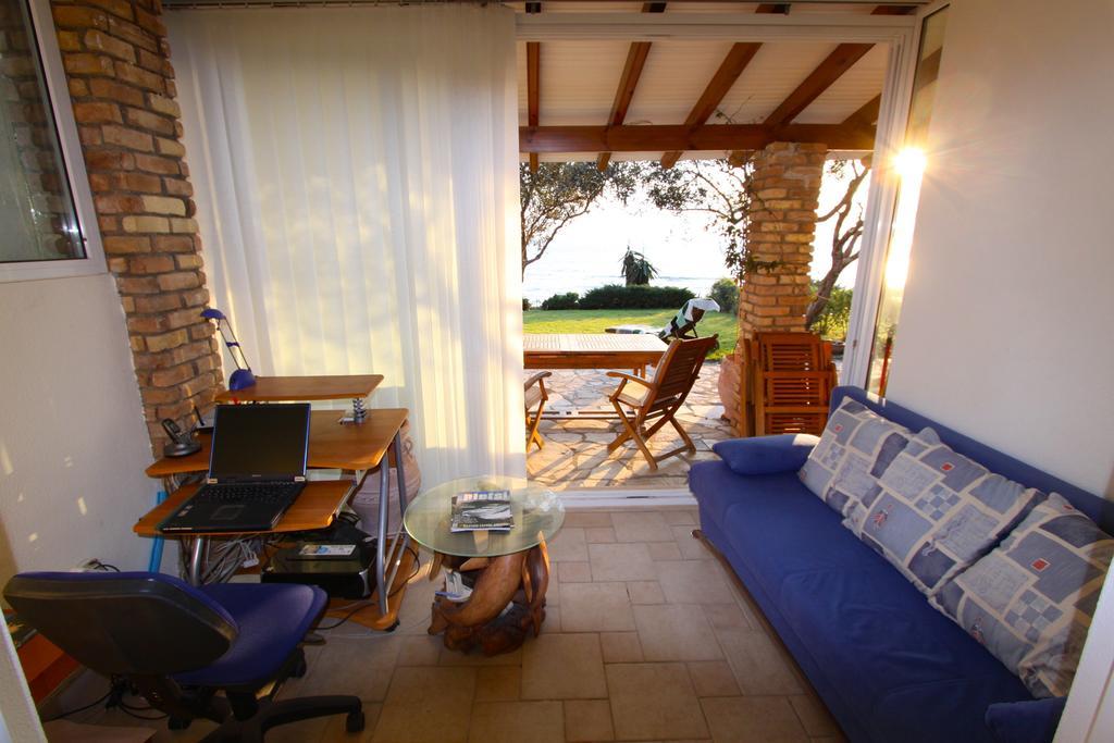 Corfu Glyfada Menigos Beach Apartments Екстер'єр фото