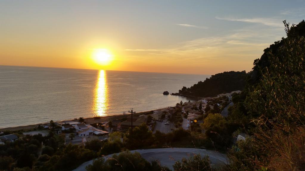 Corfu Glyfada Menigos Beach Apartments Екстер'єр фото
