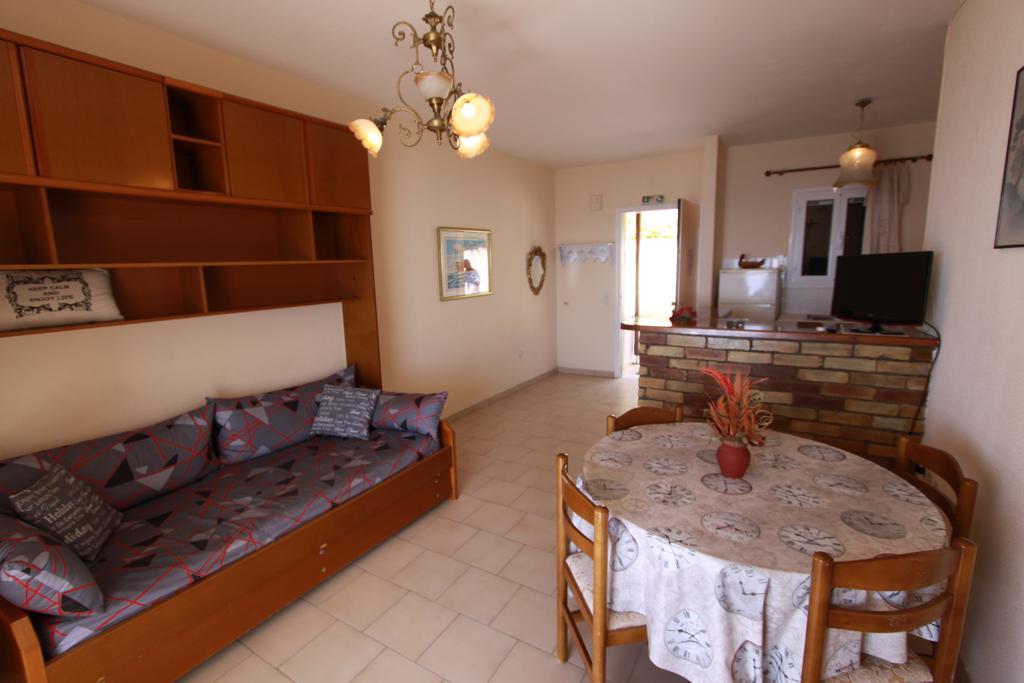 Corfu Glyfada Menigos Beach Apartments Екстер'єр фото