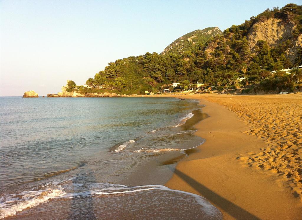 Corfu Glyfada Menigos Beach Apartments Екстер'єр фото