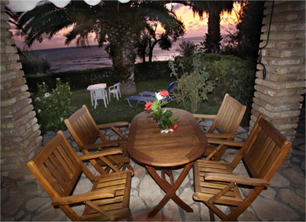 Corfu Glyfada Menigos Beach Apartments Екстер'єр фото