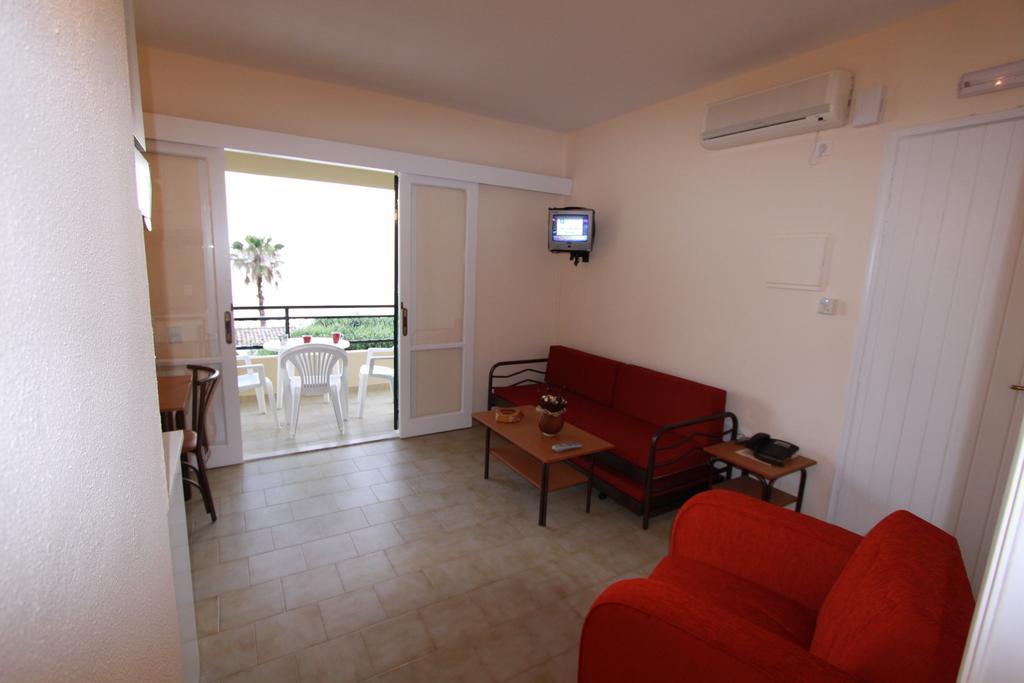 Corfu Glyfada Menigos Beach Apartments Екстер'єр фото