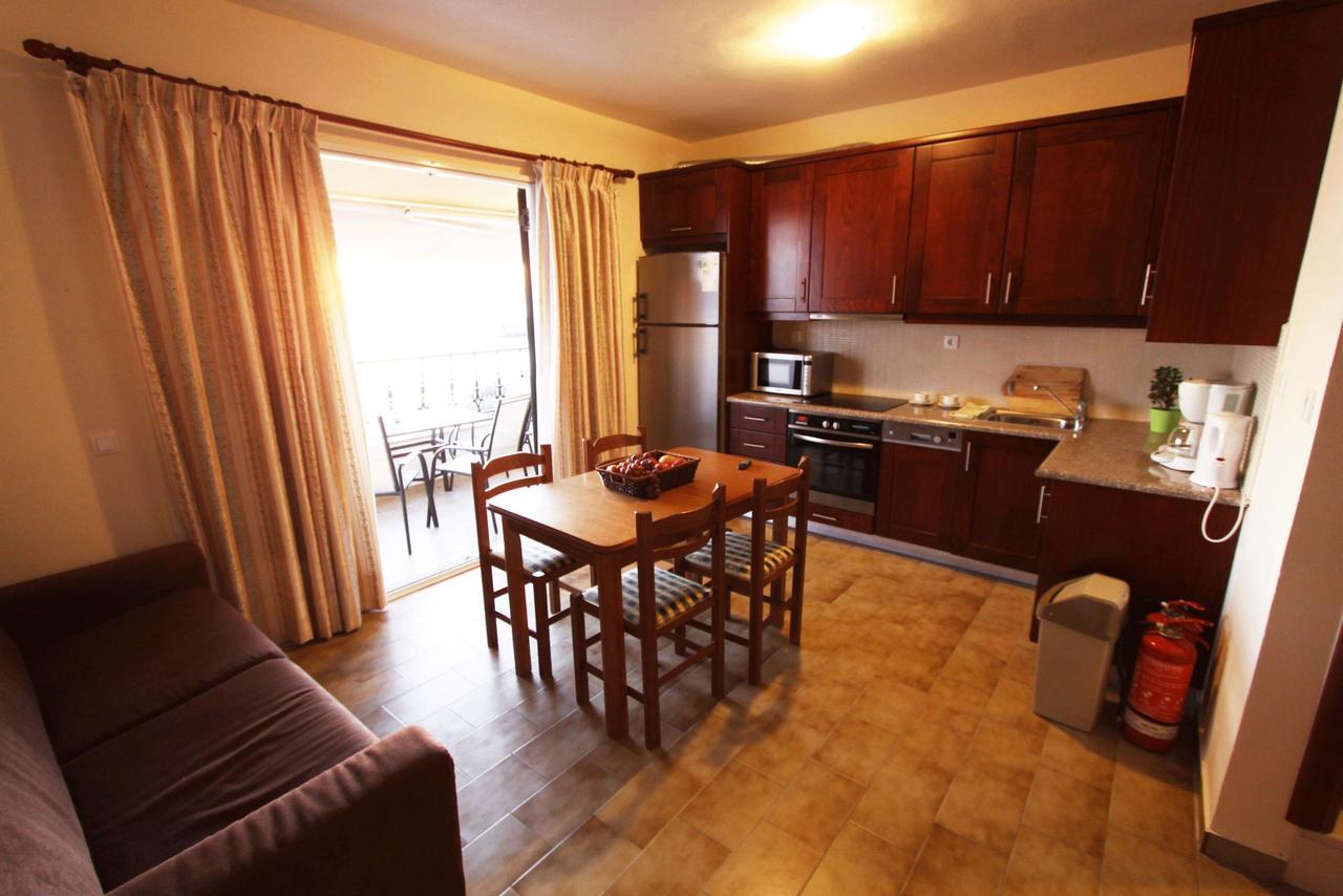 Corfu Glyfada Menigos Beach Apartments Екстер'єр фото