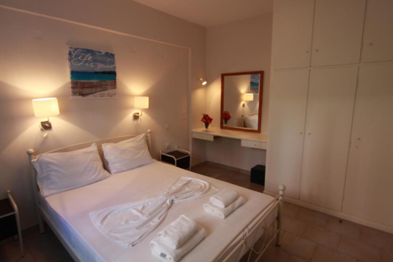Corfu Glyfada Menigos Beach Apartments Екстер'єр фото