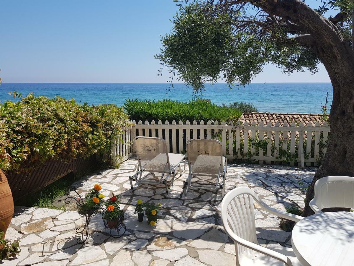Corfu Glyfada Menigos Beach Apartments Екстер'єр фото